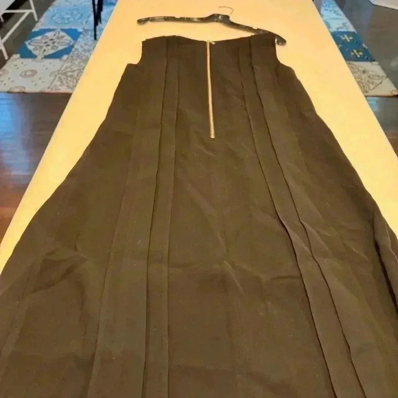 Lafayette 148 black pleated sleeveless dress with gold accent buttons size SP - Picture 11 of 13